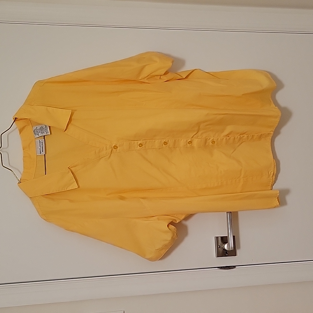 Short sleeve collared v-neck blouse in 26/28